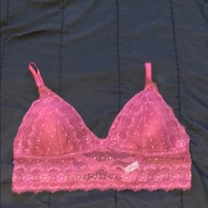 Red/pink lace braltte